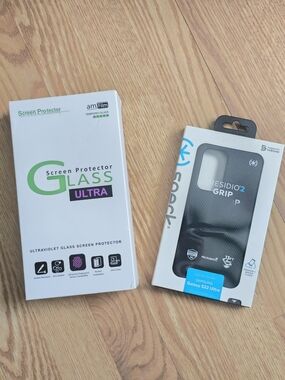 Speck Presidio2 Grip Case for Samsung Galaxy S22 Ultra & (1) Screen Protector